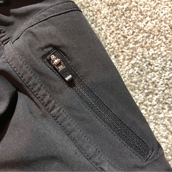 LULULEMON BLACK ATHLETIC SHORTS SIZE 6 - Picture 4 of 7